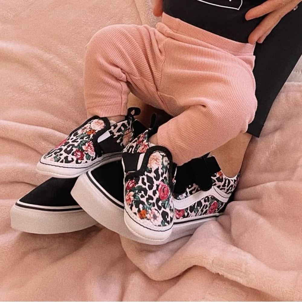 Matching Mama + Mini Vans - Picture 2 of 7